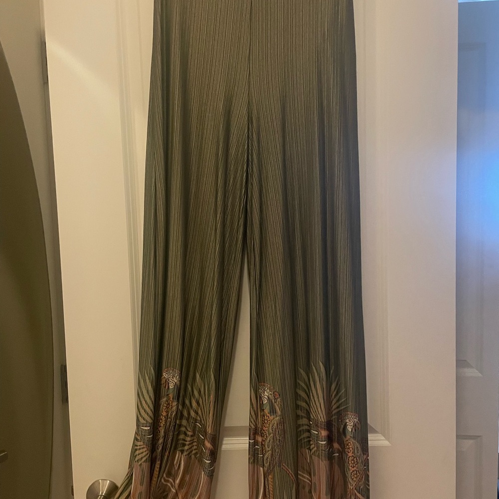 Anthropologie Farm Rio. Beautiful feel/look: Soft green,oranges. NWOT